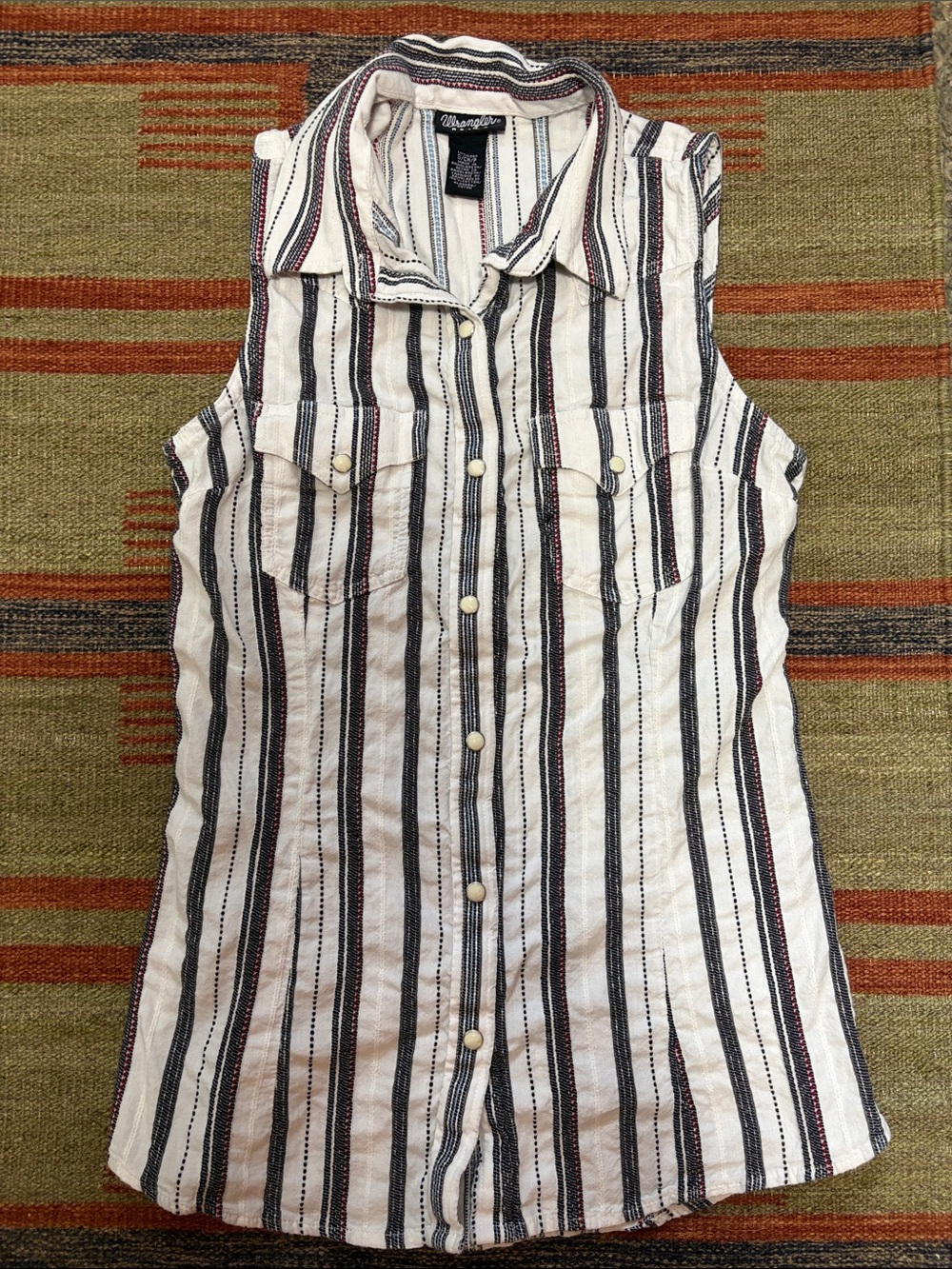 Wrangler White Sleeveless Pearl Snap Shirt with Black & Red Stripes